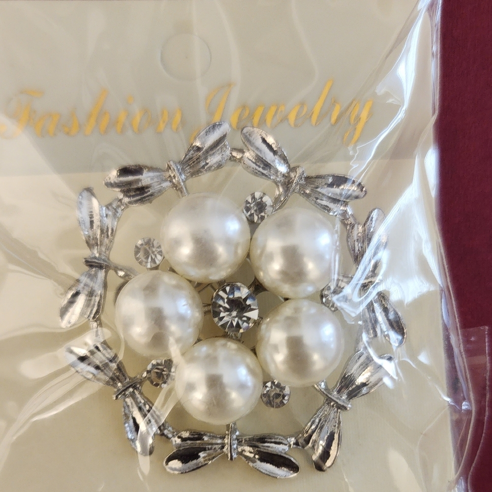 Brooch - Picture 2 of 3